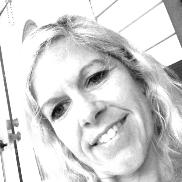 Meet your Posher, Carol - Picture 1 of 1